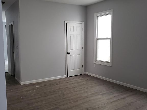 4th image of 102 S 8th St Floor 2