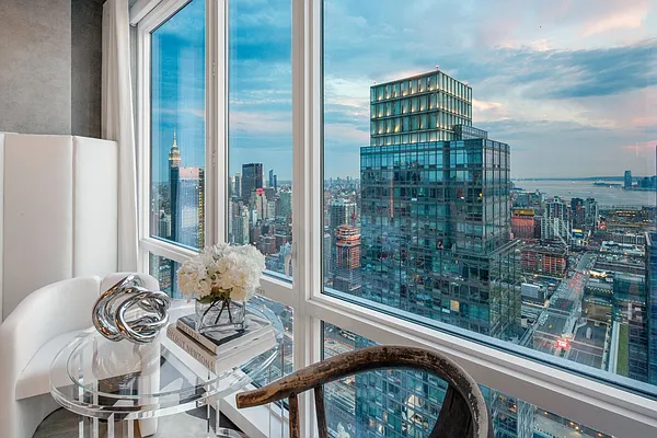 Rented by Bold Marketing | media 28