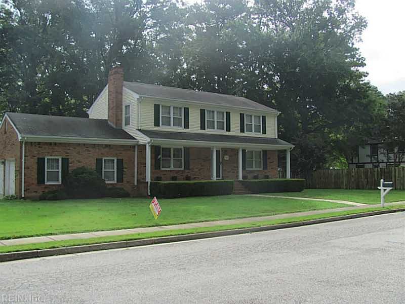 1st image of 210 Windsor Castle Dr