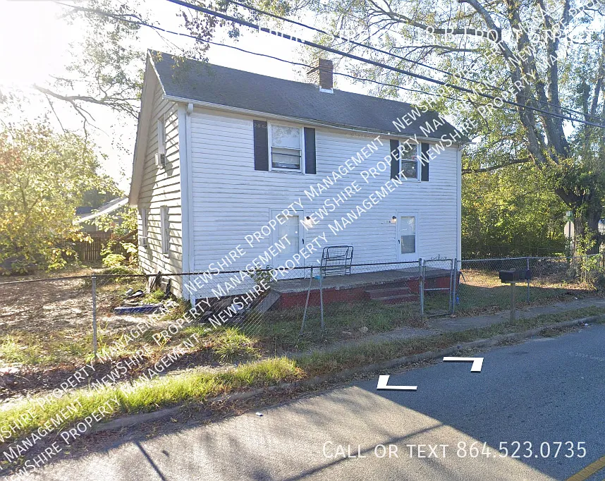 18 Front St #B