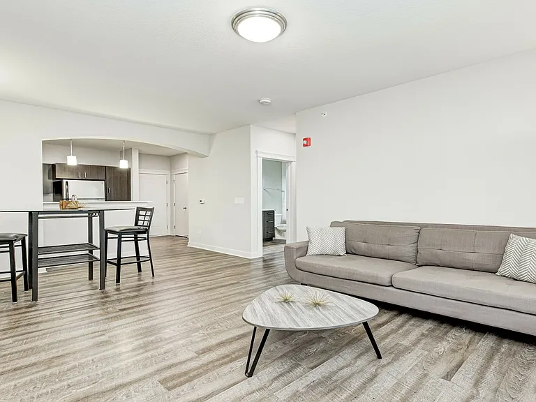 City Flats Walnut — Photo 10