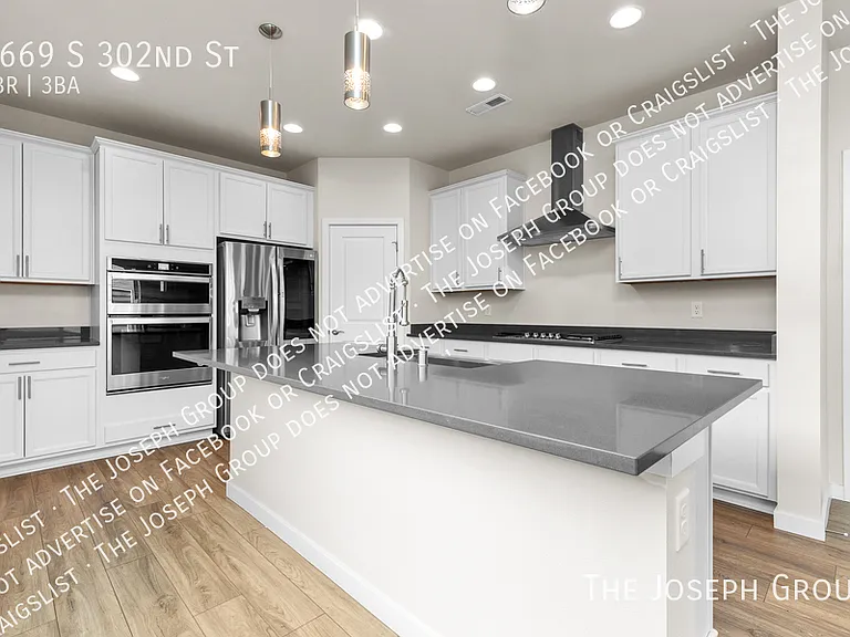 5669 S 302nd St — Photo 14