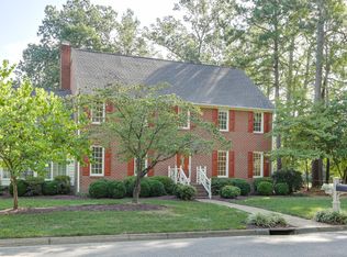 2 Riverwood Cir, Newport News, VA 23606