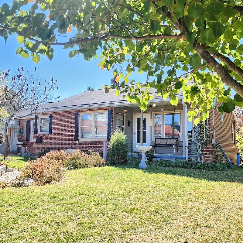 1563 Gallimore St photo 1