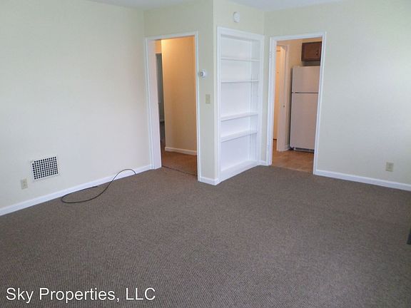 5th image of 215 Capital Ave APT G1