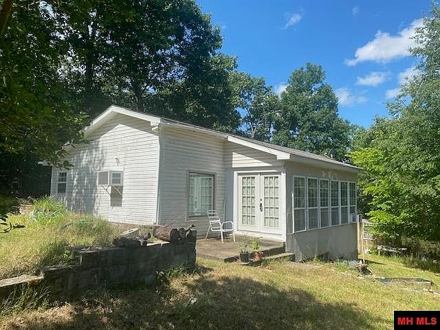 1st image of 534 Oakley Rd