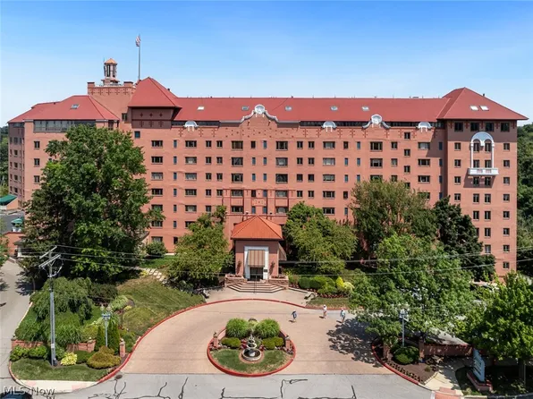19000 Lake Rd APT 5408, Rocky River, OH 44116