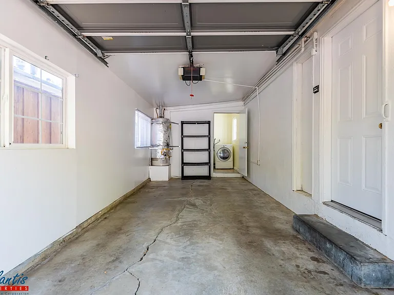 2220 Hanover St — Photo 10