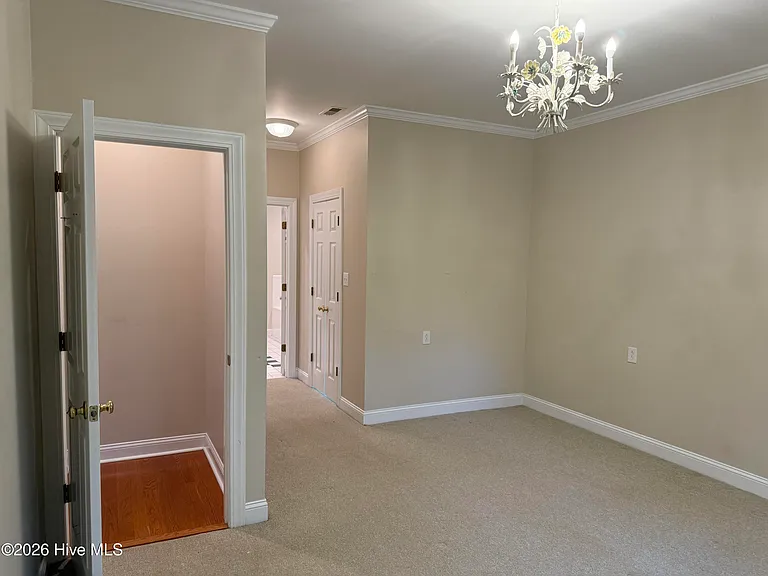309 Village Green Dr — Photo 11