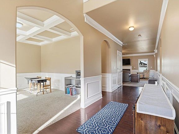 5th image of 405 Shafer Ct