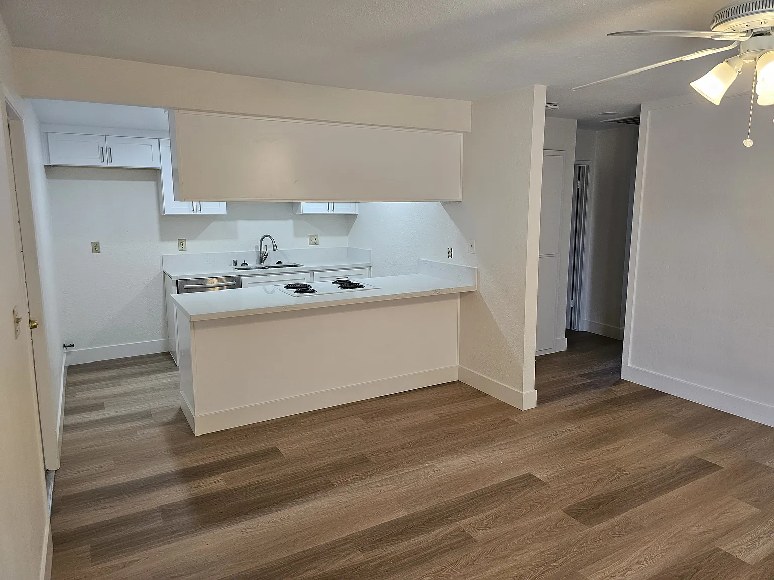 2 bed, 1000 sqft, $2,150 — Photo 2