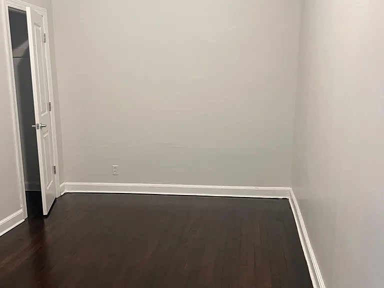529 Park Ave #1 — Photo 4