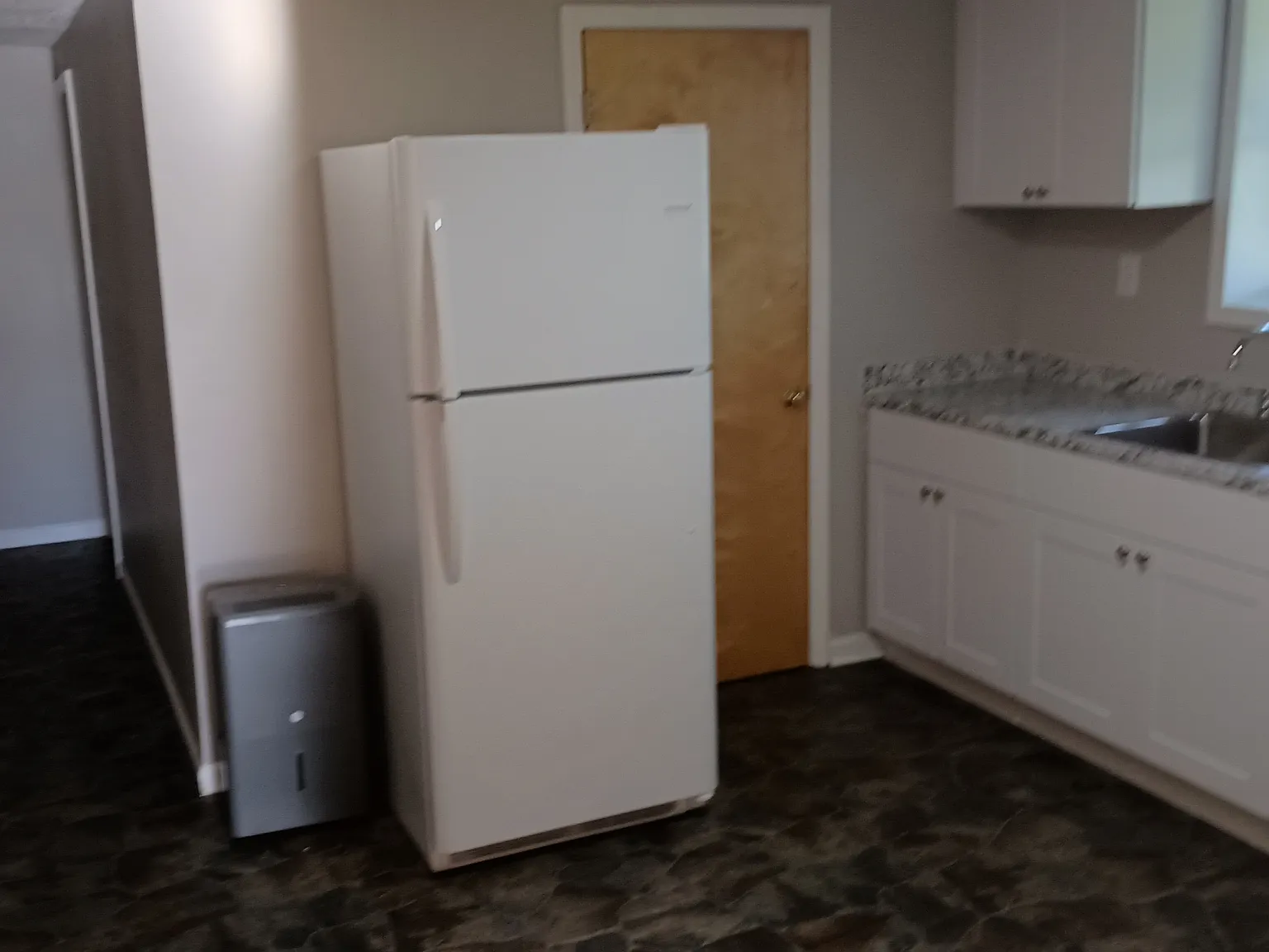 2 bed, 1049 sqft, $1,025 — Photo 3