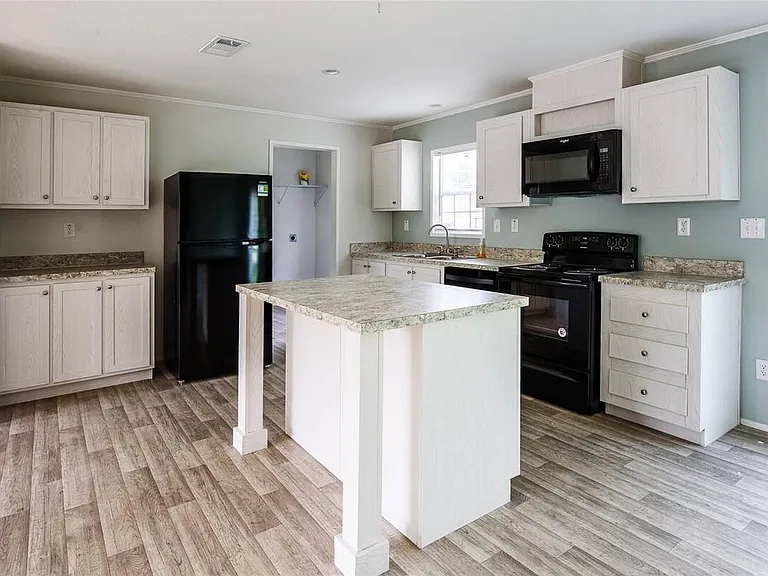 3205 J And J Manor Rd — Photo 4