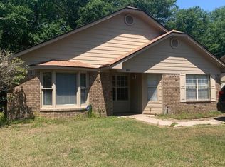 802 Madison Dr, Hinesville, GA 31313