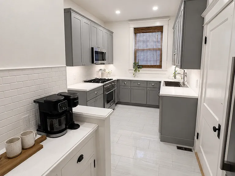 6110 Waterman Blvd — Photo 10