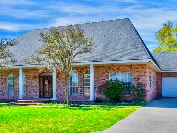 2018 Le Belle Villa Blvd, New Iberia, LA 70563