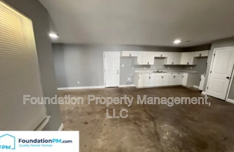 1273 Englewood St — Photo 5