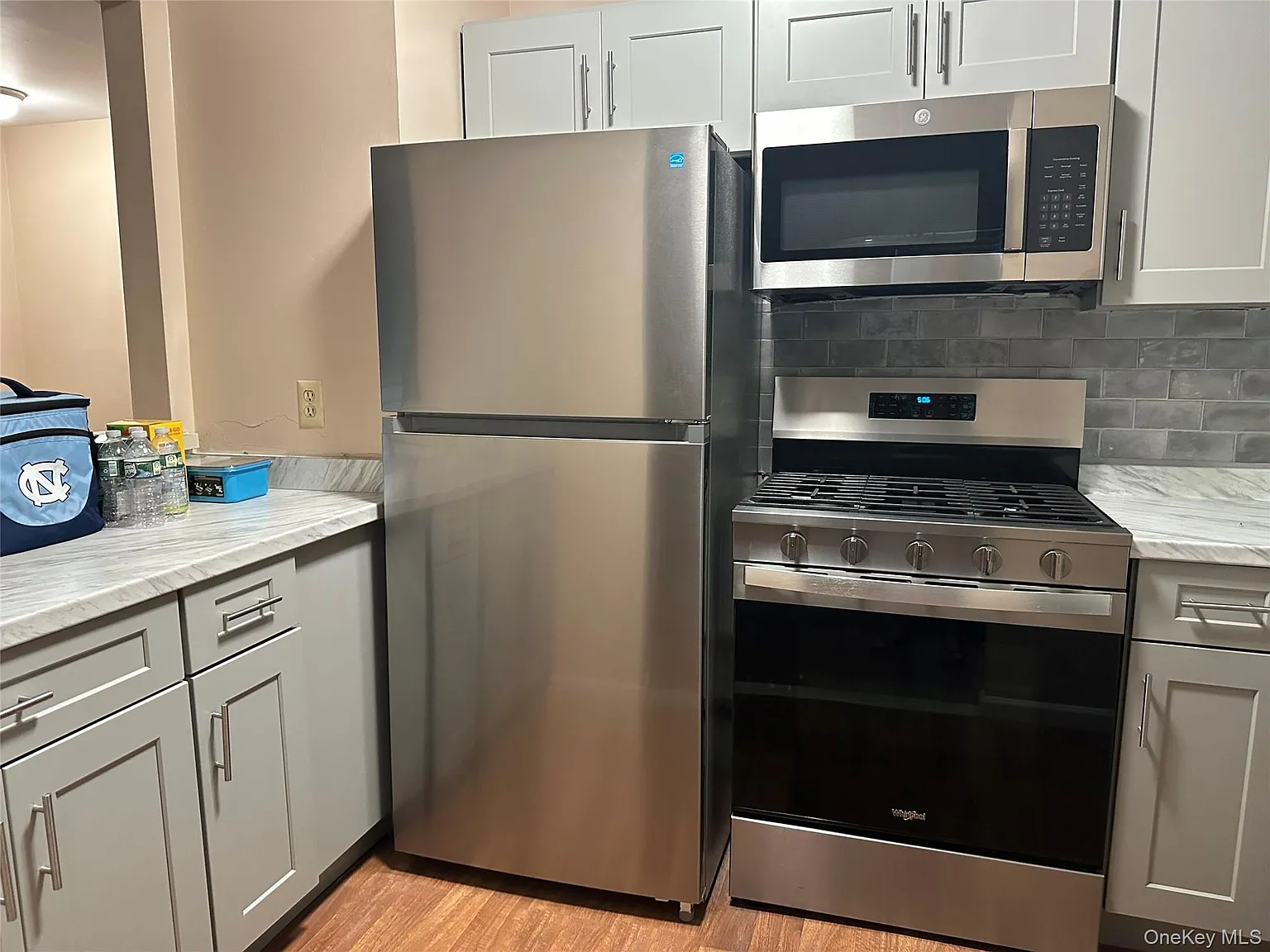 2 bed, 2.0 bath, 950 sqft, $2,300 — Photo 4