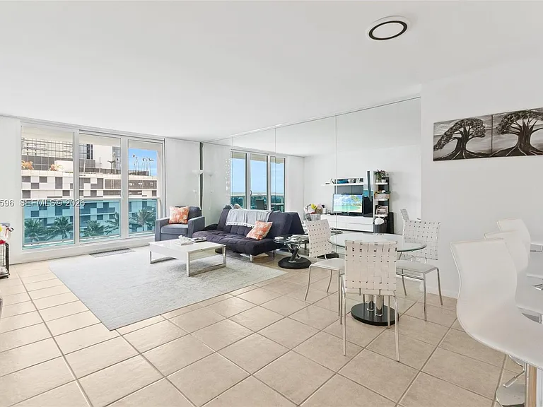 2301 Collins Ave #504 — Photo 3