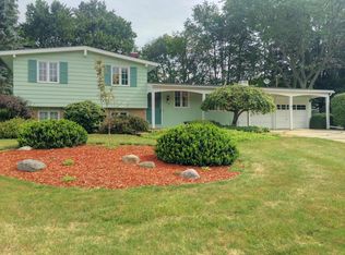 510 Forest Ct, Marshall, MI
