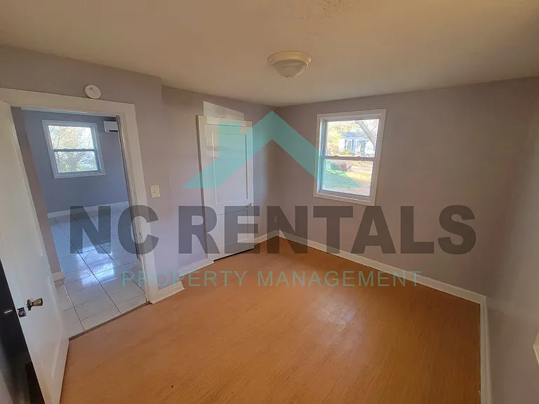 3211 Donnell St — Photo 7