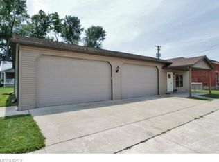 20 E 8th St, Dresden, OH 43821