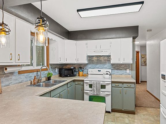 2nd image of 1011 PORT ROAD