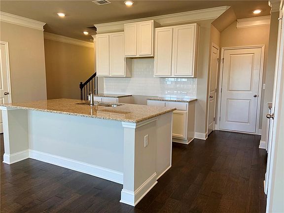 5th image of 2438 Irwell Way