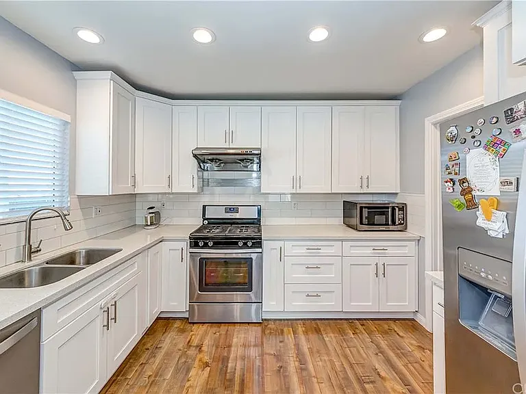 6528 Beeman Ave — Photo 4