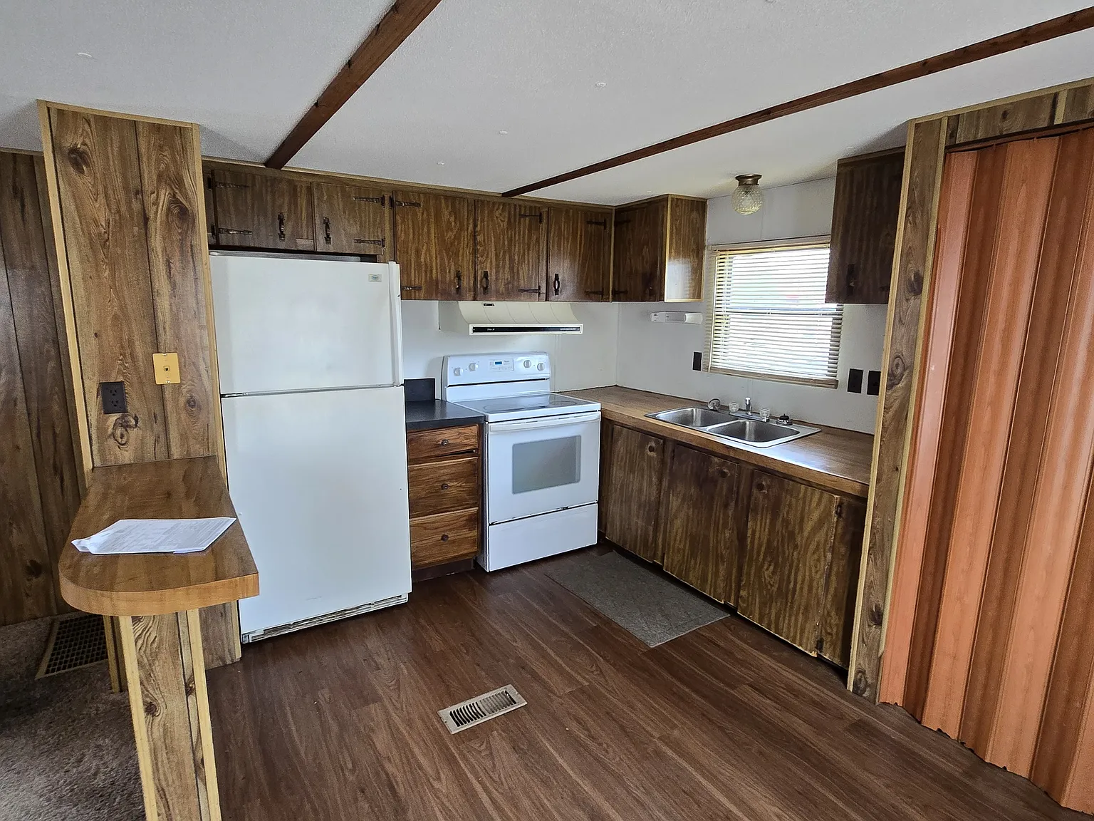 2 bed, 900 sqft, $800 — Photo 2