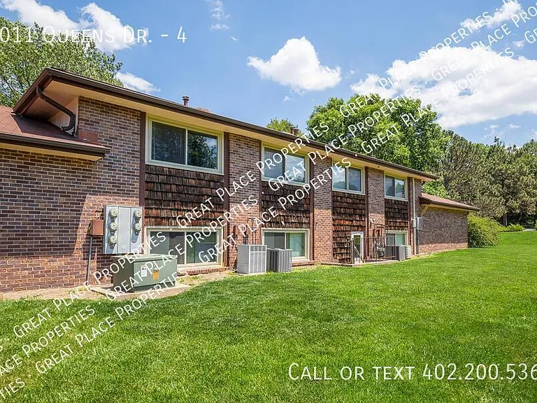6011 Queens Dr #4 — Photo 3