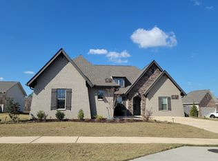 2403 Meadow Cove Rd, Auburn, AL 36832