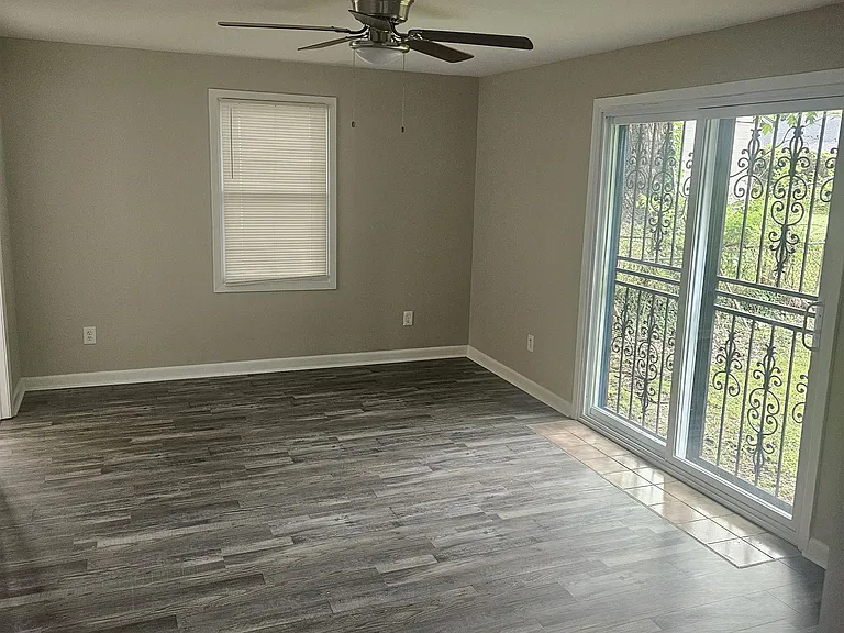 1725 Claire Ave — Photo 9