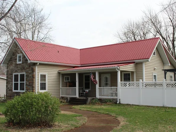 824 Stella St, Montgomery City, MO 63361