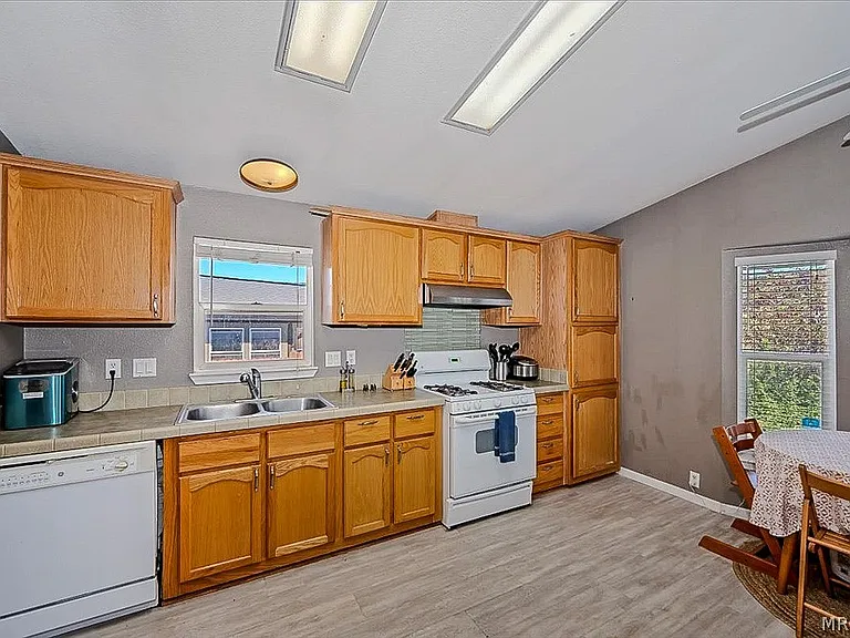 46037 South Dr — Photo 10