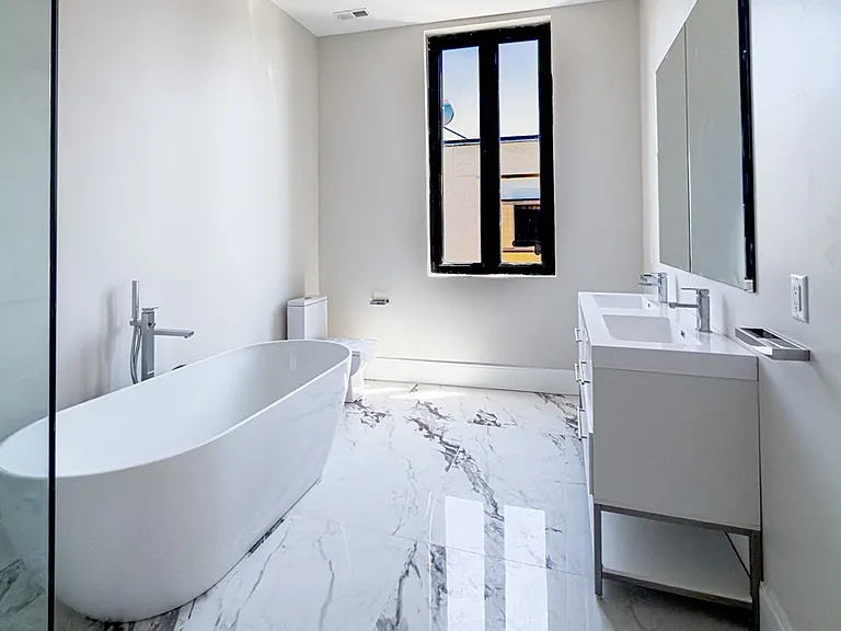 1 Jackson St #302 — Photo 11