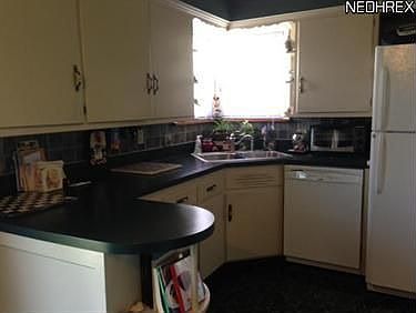 3rd image of 14022 Highlandview Ave