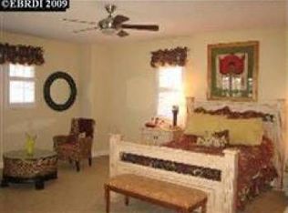 1015 Park St, Hercules, CA 94547