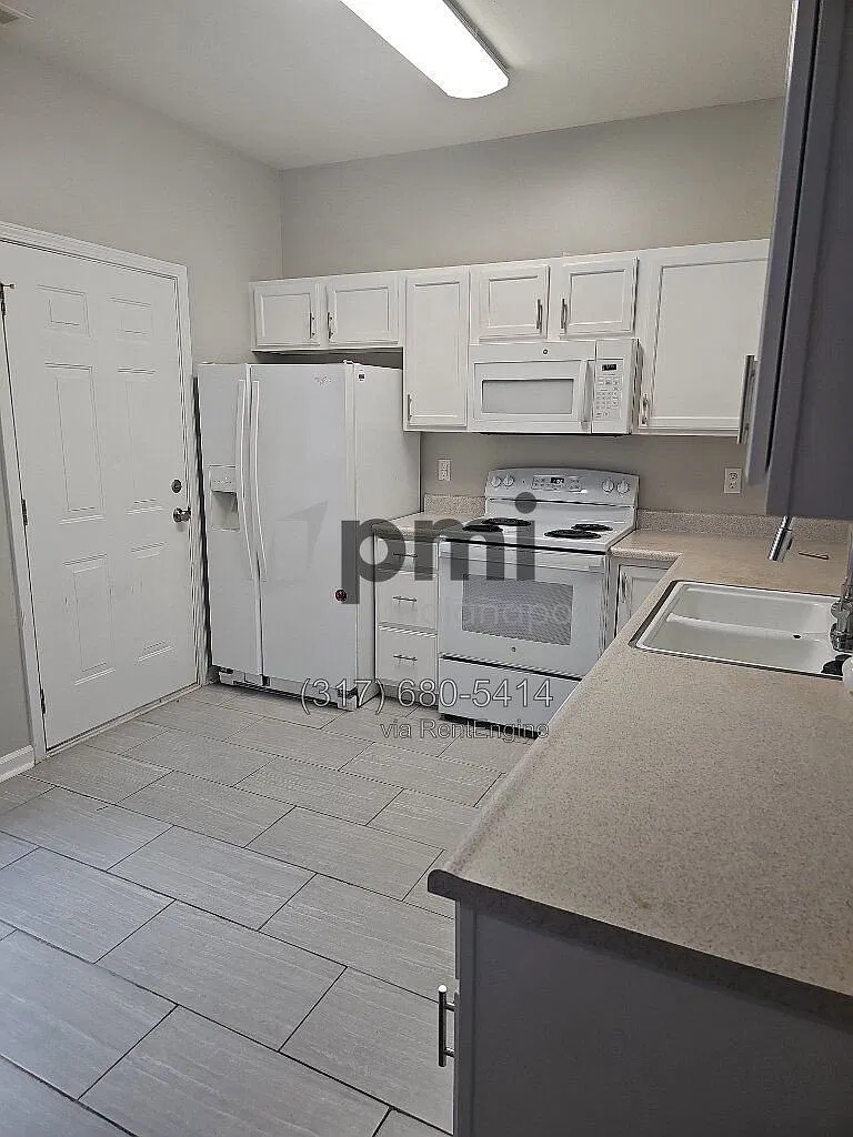 3 bed, 2.0 bath, 1438 sqft, $1,386 — Photo 4