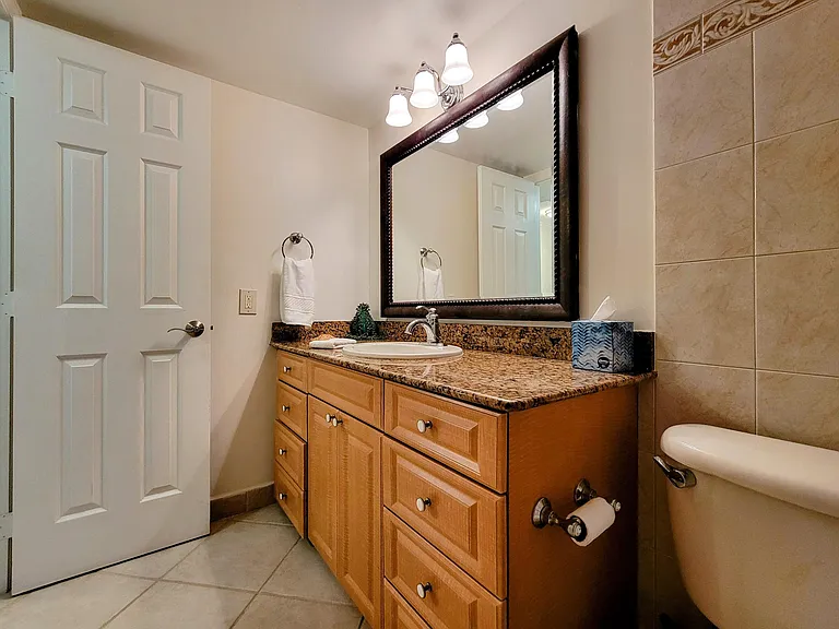 111 Lake Emerald Dr #406 — Photo 24