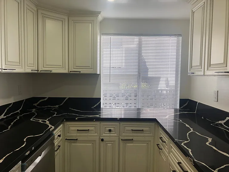 807 N Alfred St #2 — Photo 13