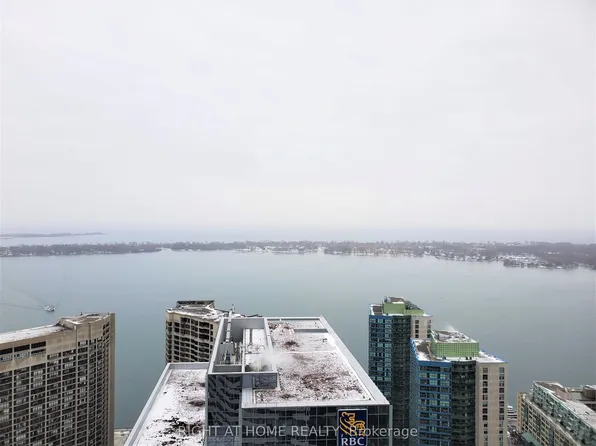 100 Harbour St, Toronto, ON