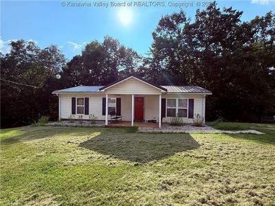 35 N Red Oak Dr, Cottageville, WV, 25239