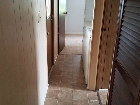 5th image of 16 Stebbins Dr