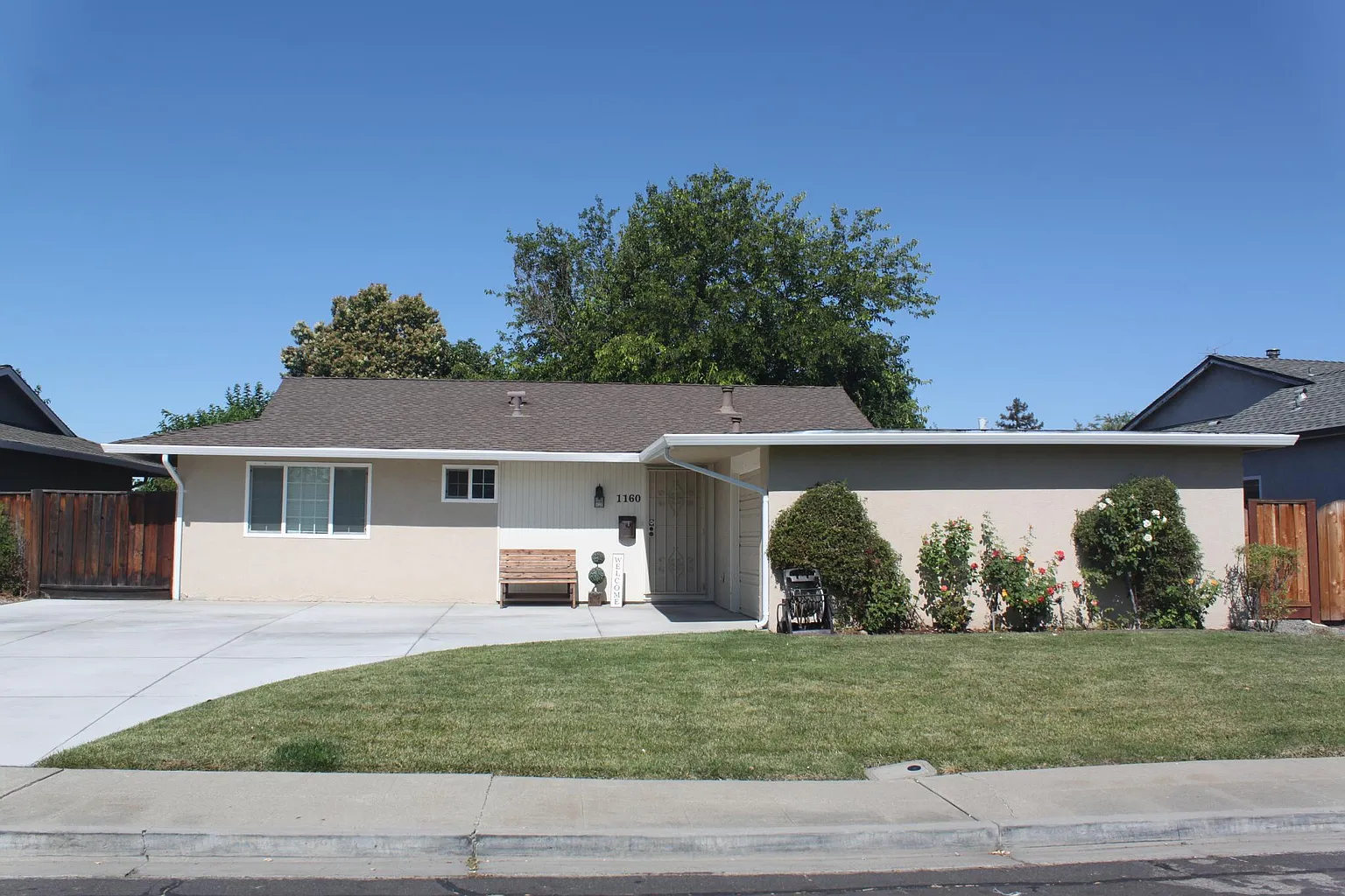 1160 Marigold Rd photo 1