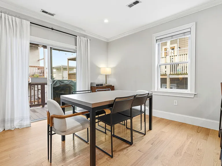 20 Winfield St #2 — Photo 5