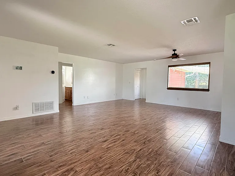 710 Osage Dr — Photo 5