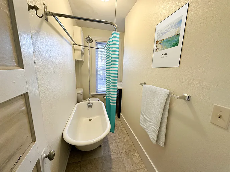 2616 Hennepin Ave #202 — Photo 5