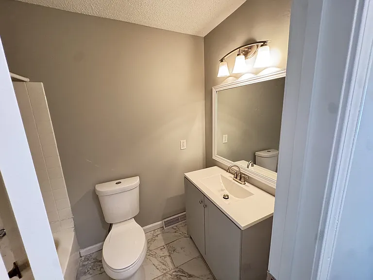 3 Wentworth St — Photo 8